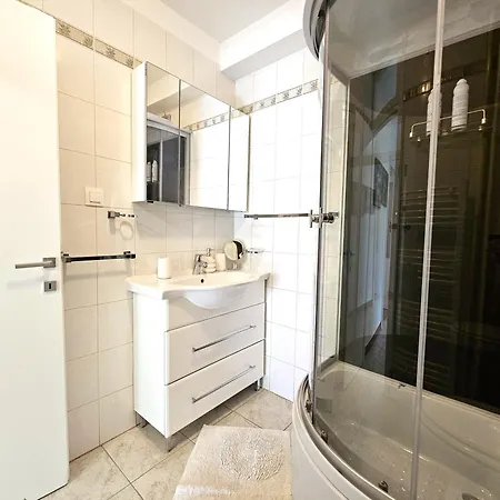 Apartment Moracea Njivice