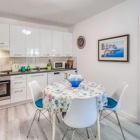 Moracea Apartman Njivice